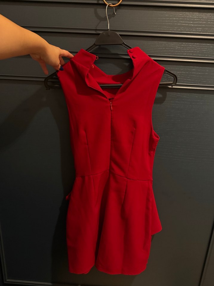 Kırmızı Kolsuz Mini Tulum - Görsel 4