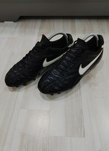 41 Beden Nike tempo krampon