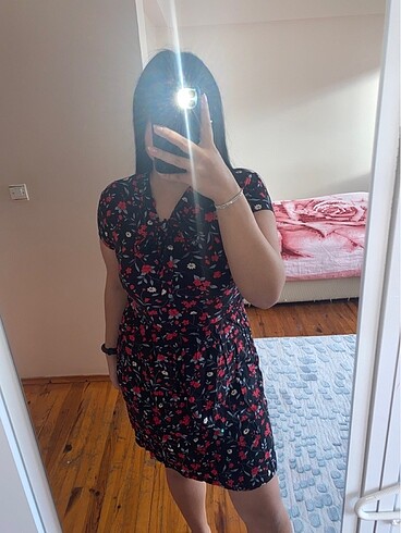 Zara kırmızı çiçekli elbise