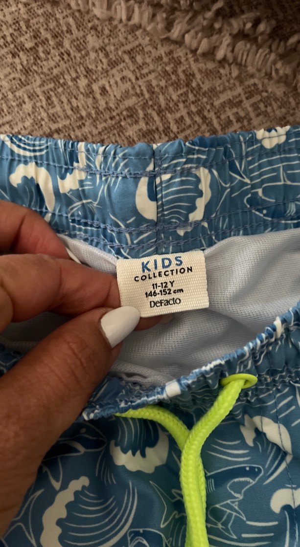 Erkek Çocuk Mavi Desenli Deniz Şortu - Görsel 2