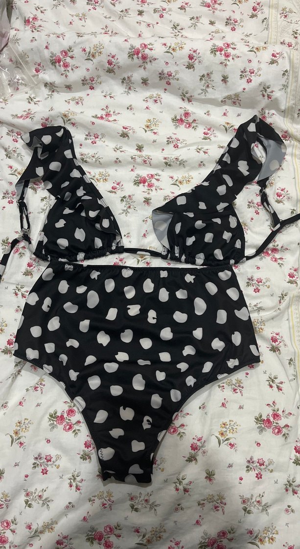 Puantiye Desenli Fırfırlı Mini Bikini - Görsel 3