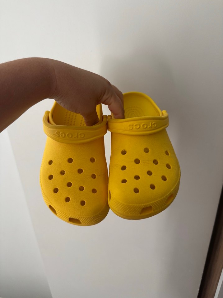 Sarı crocs orjinaldir - Görsel 3