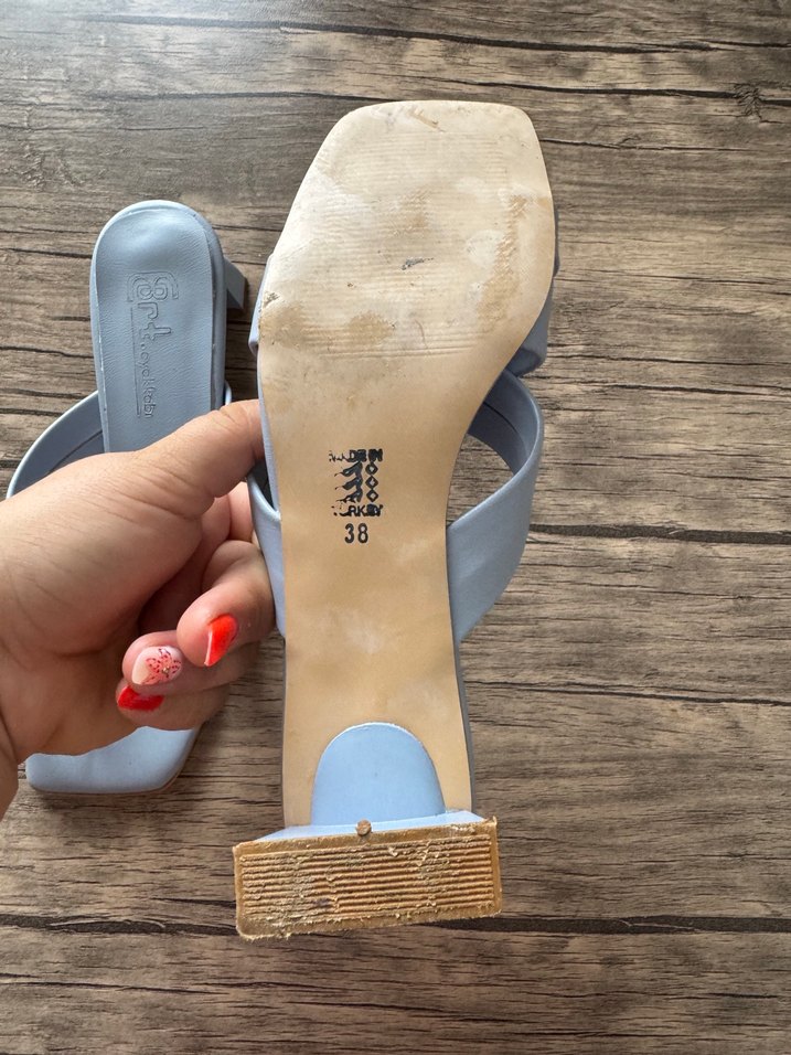 Kısa topuk günlük terlik - Görsel 4