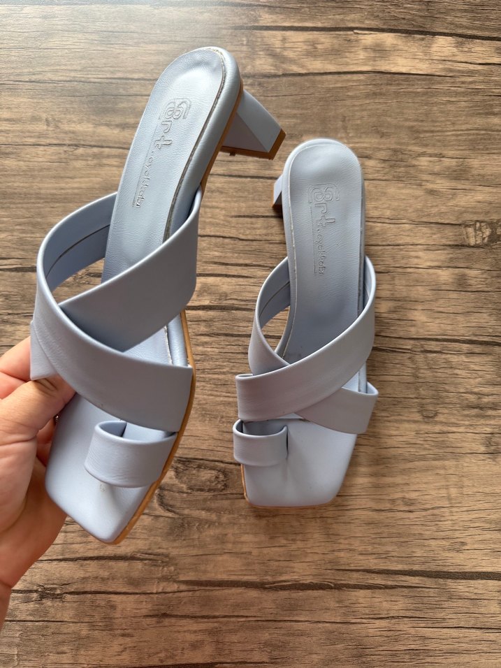 Kısa topuk günlük terlik - Görsel 2