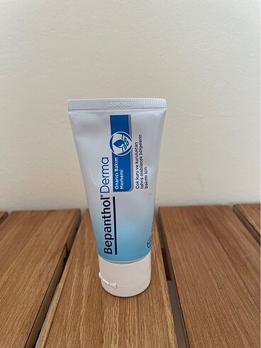 Bepanthol Derma Onarıcı Bakım Merhemi 2
