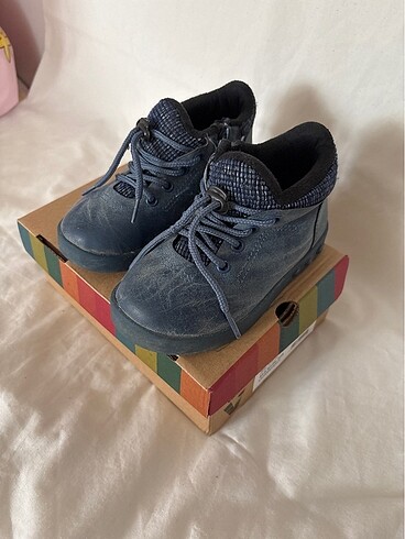 Erkek çocuk bot - Görsel 2