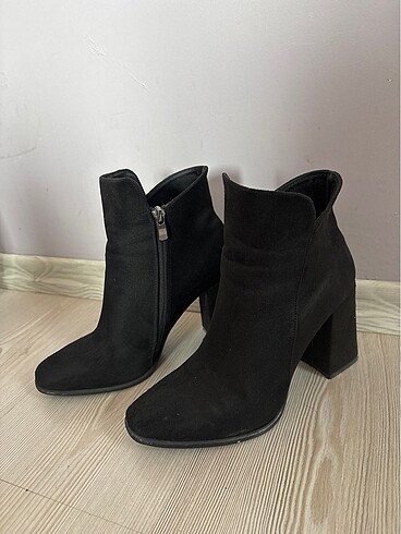 Kadın siyah süet bot - Görsel 2