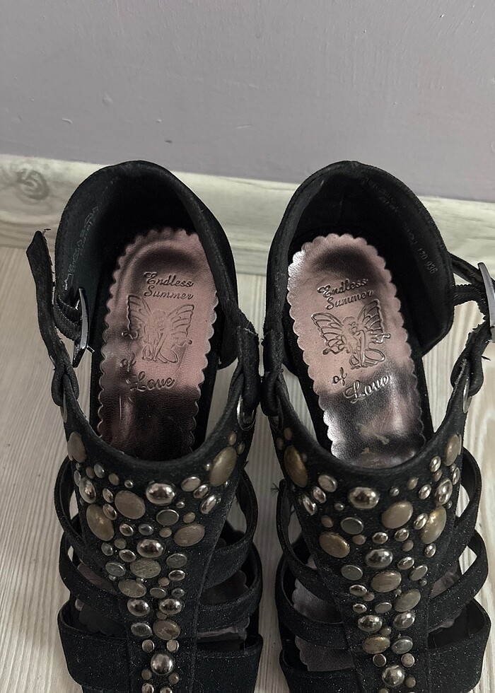 Siyah nubuk topuklu sandalet - Görsel 4