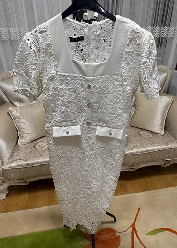 Dantel İşlemeli Beyaz Midi Elbise - Görsel 3