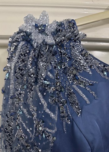 Mavi İşlemeli Söz elbisesi - Görsel 4