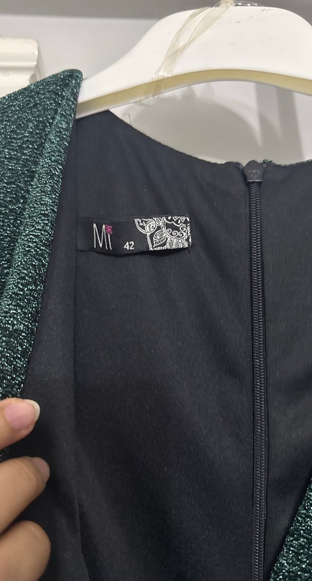 Uzun Kollu Koyu Yeşil Drapeli Kadın Elbise - Görsel 3