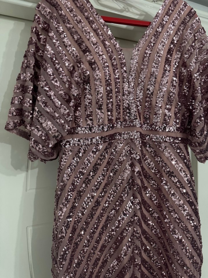 Bordo Parlak V Yaka Uzun Kadın Abiye Elbise - Görsel 3