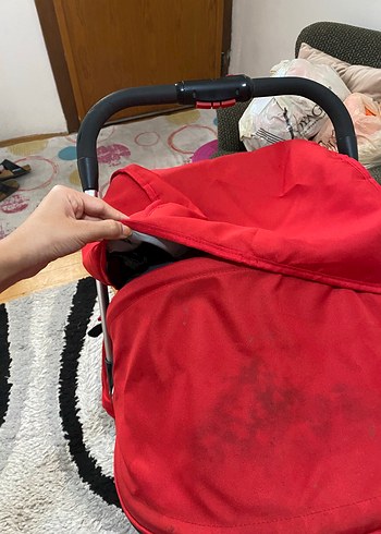 Kırmızı Bebek Arabası - Görsel 8