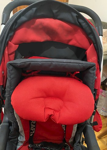 Kırmızı Bebek Arabası - Görsel 4