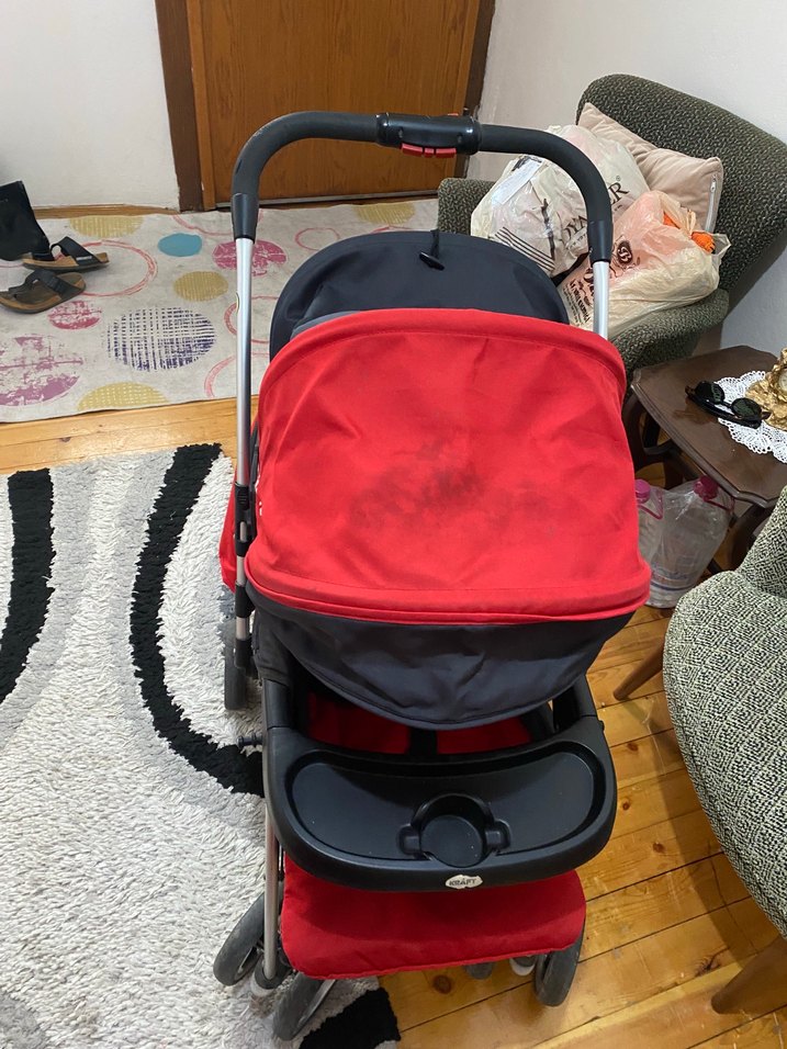 Kırmızı Bebek Arabası - Görsel 5