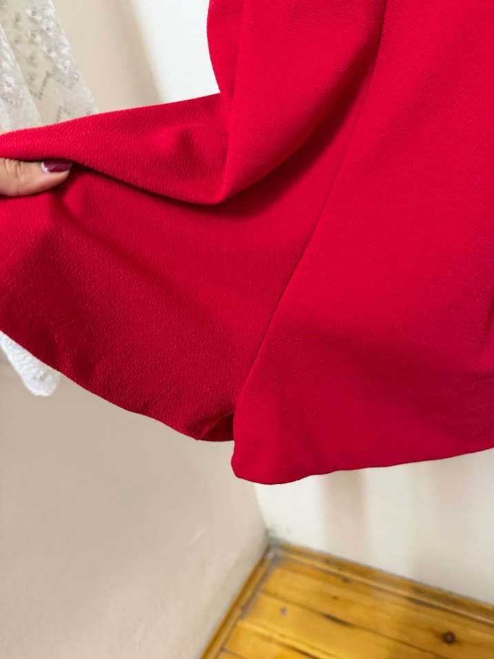 V Yaka Kırmızı Mini Tulum - Görsel 3