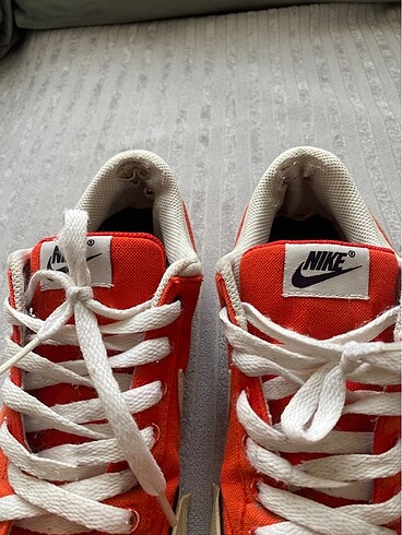 37 Beden kırmızı Renk Orjinal Nike