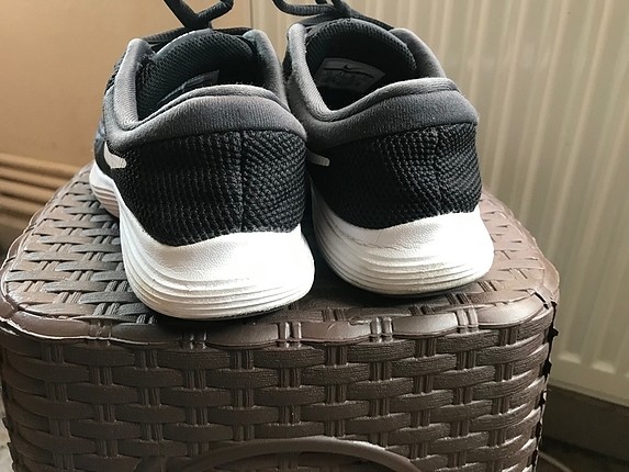 36 Beden siyah Renk Nike koşu ayakkabısı 