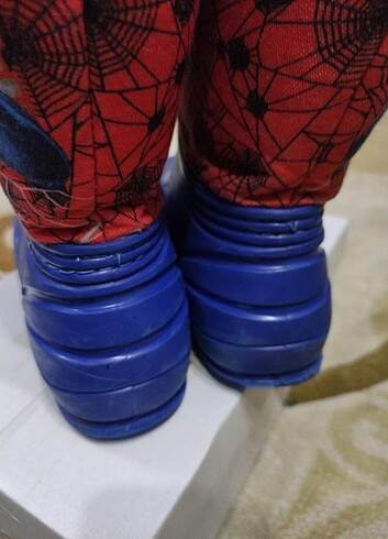 LC Waikiki 34 numara Spiderman örümcek adam figürlü kar çizmesi
