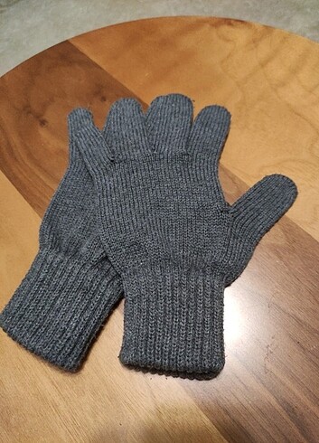 Gri eldiven - Görsel 5