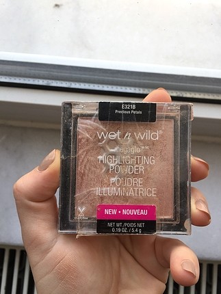 Wet n wild highlighter