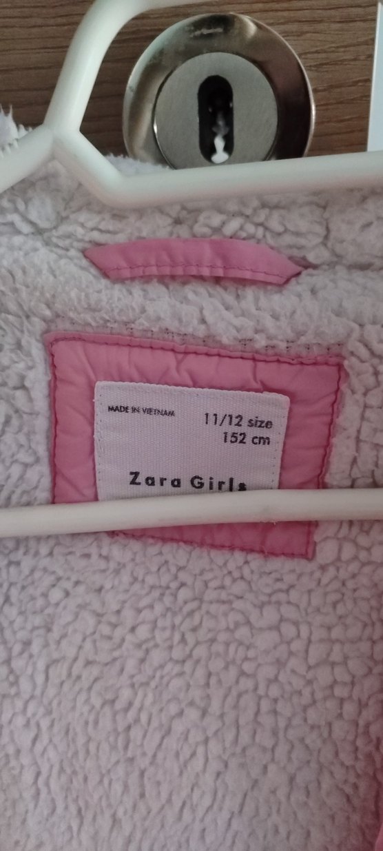 Kız Çocuk Kapüşonlu Pembe Yelek - Görsel 2