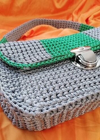 Beden yeşil Renk MANGO MODEL KUTU ÇANTA