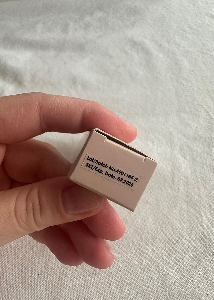 Gülsha renkli lip balm - Görsel 4