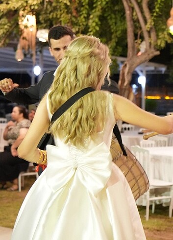 Vakko model gelinlik ve ayakkabısı - Görsel 3