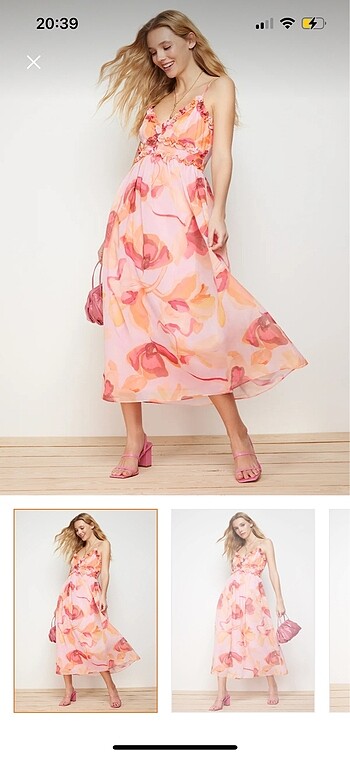 Pembe elbise