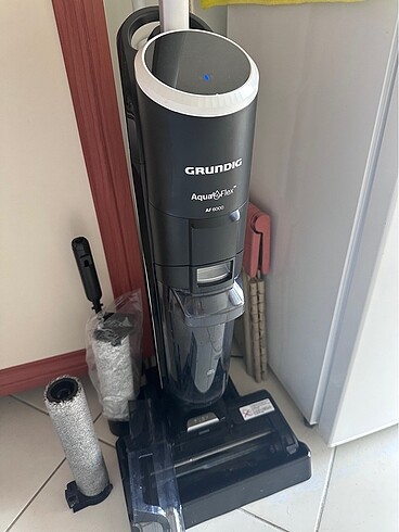 Beden Grundig ıslak kuru şarjlı dik süpürge