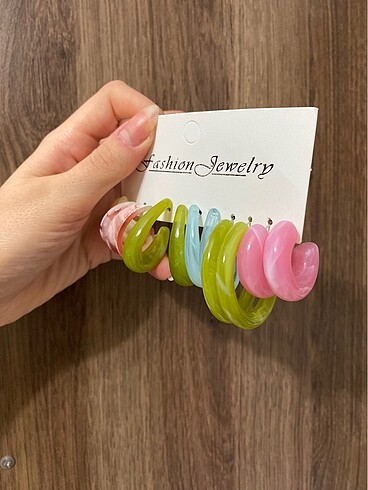 Beden Bir çift 40tl küpe