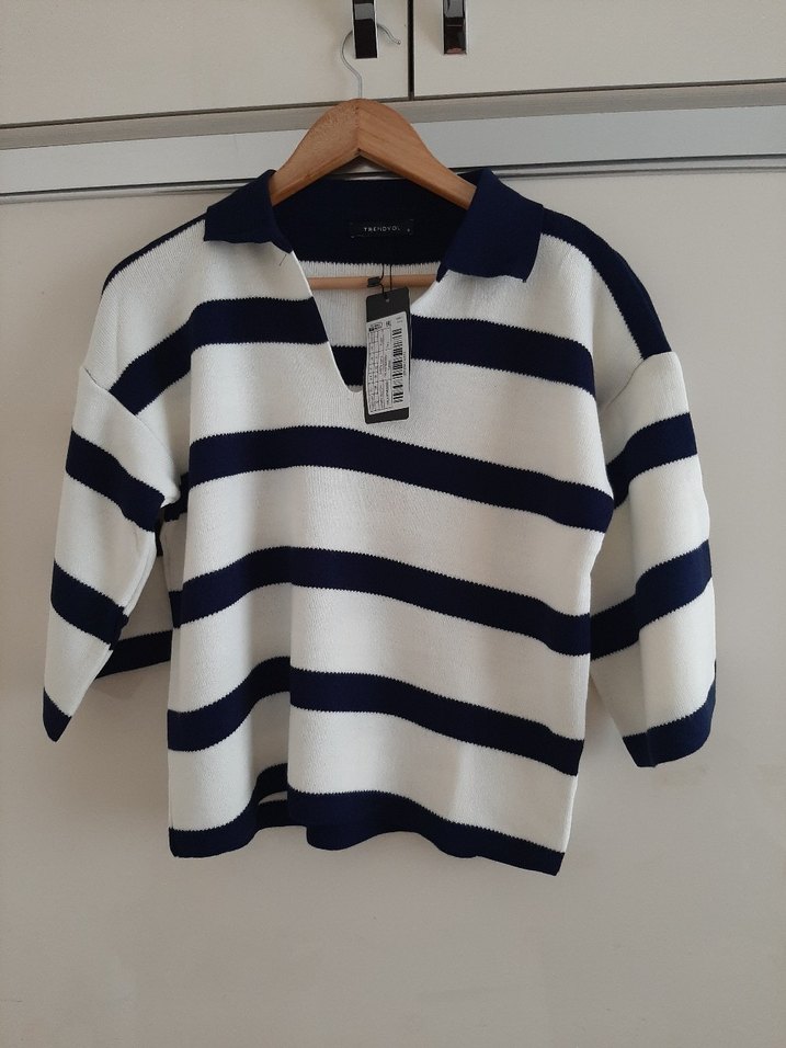 Lacivert Kapri Kol Yakalı Triko - Görsel 2