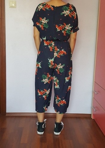 Çiçek Desenli Kemerli Lacivert Midi Tulum - Görsel 2