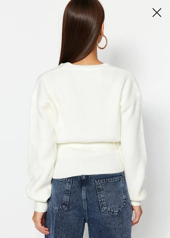 Beyaz V Yaka Örgü Kadın Kazak - Görsel 3