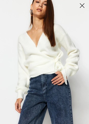 Beyaz V Yaka Örgü Kadın Kazak - Görsel 4