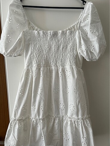 Trendyol & Milla Beyaz balon kol mini elbise