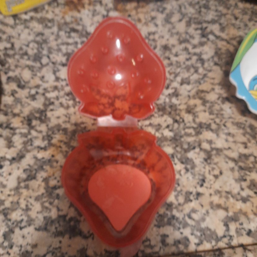 Kırmızı Çilek figürlü beslenme  meyve kutusu - Görsel 2