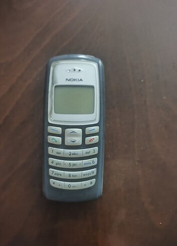Nokia 2100 tuşlu telefon