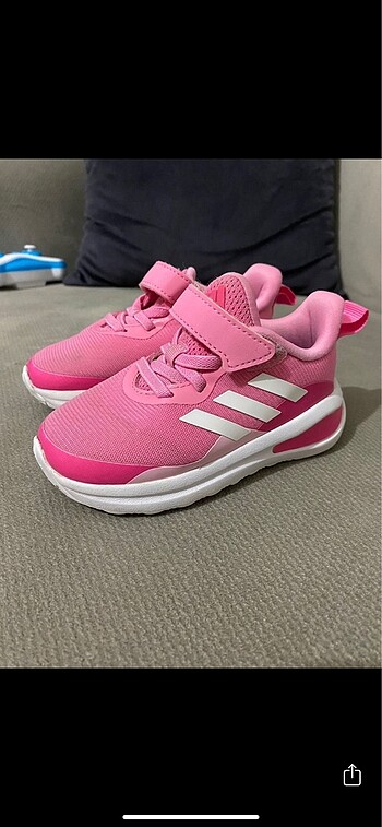 23 Beden Adidas çocuk ayakkabı