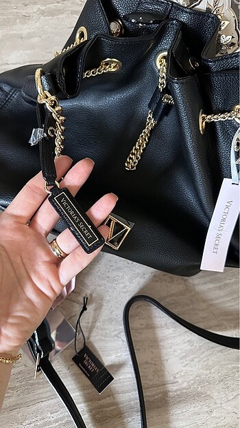 Beden siyah Renk Victoria?s secret bucket çanta