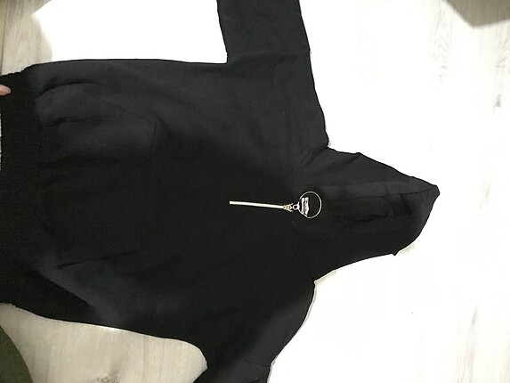 Siyah Kapüşonlu Sweatshirt