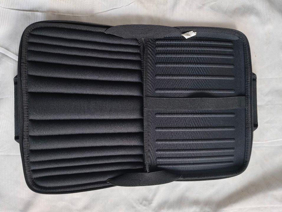 Siyah Fermuarlı Kadın Laptop Çantası - Görsel 3