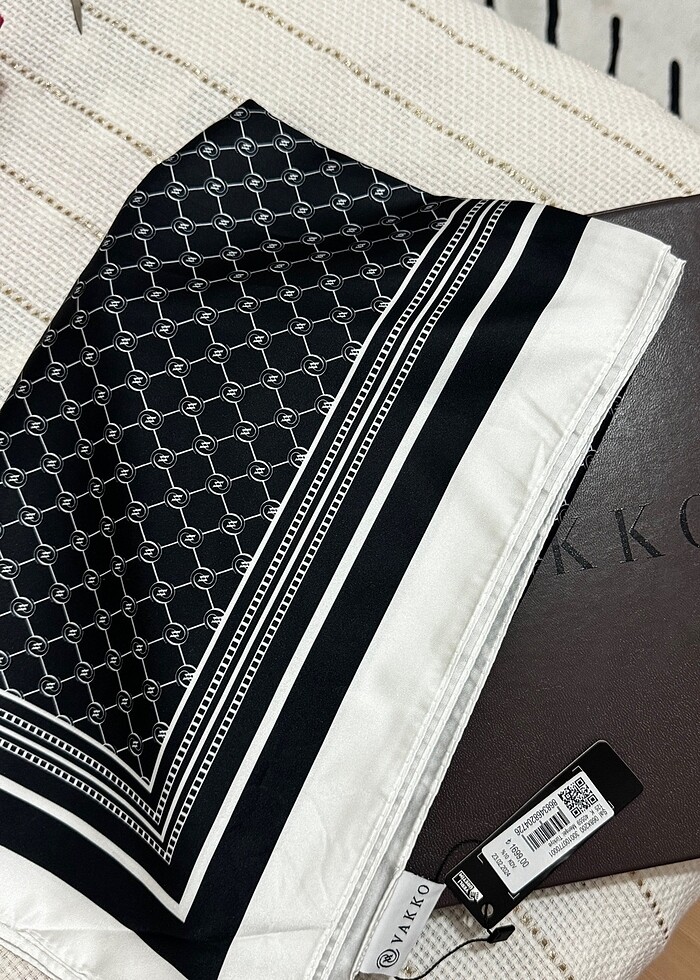 Vakko siyah şal - Görsel 3