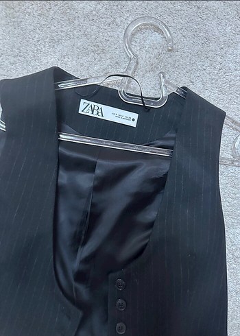 Zara Siyah Düğmeli Kolsuz Yelek - Görsel 2