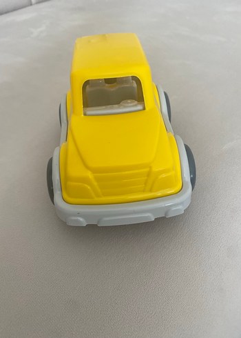 Sarı Plastik Oyuncak Araba