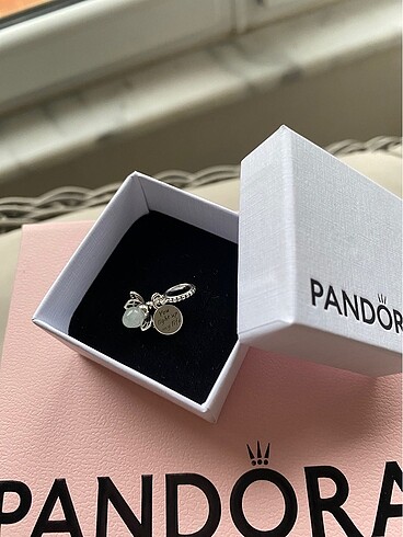 Beden Pandora charm