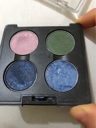 Beden siyah Renk Mac Far Paleti