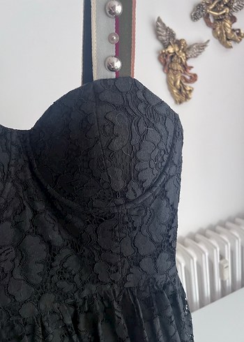 Siyah Dantelli Straplez Gotik Midi Elbise - Görsel 4