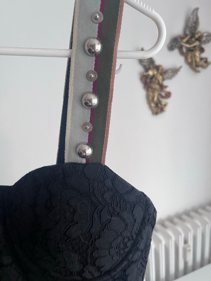 Siyah Dantelli Straplez Gotik Midi Elbise - Görsel 2